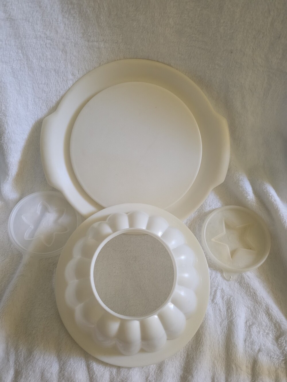 VTG Tupperware Jel-N-Serve Jello Mold Off-White 4-Piece Set w/ Tray & 2 Inserts